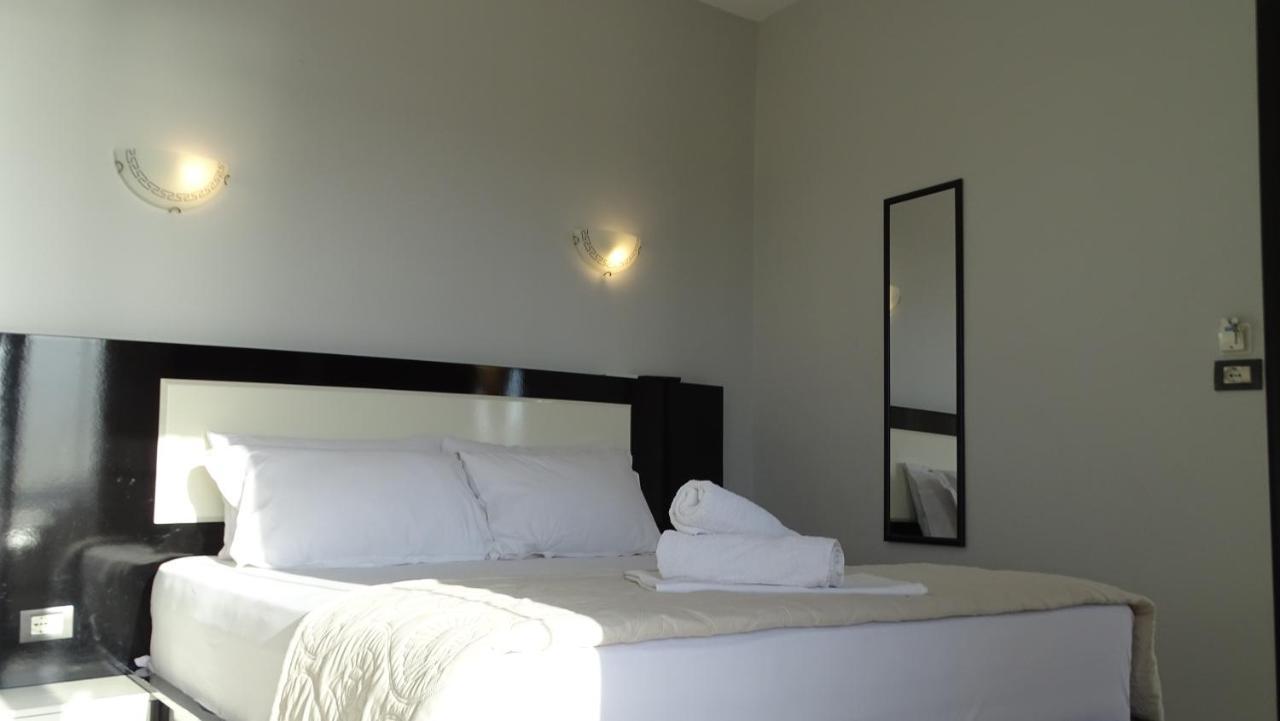 Hotel Ardiani Ksamil Esterno foto